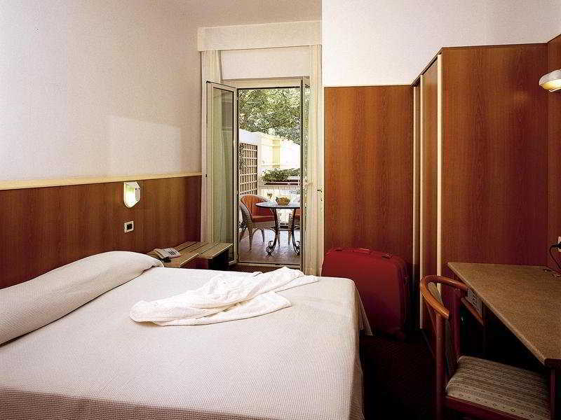 Hotel Principe Di Piemonte Римини Номер фото